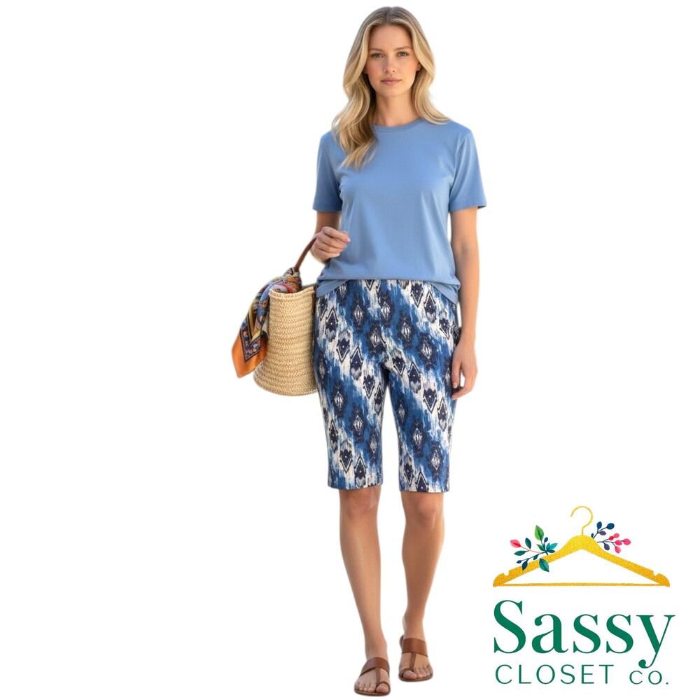 Chicos Geometric Ikat Capri Shorts 0.5 US 6 Navy Blue Flat Front Side Zip